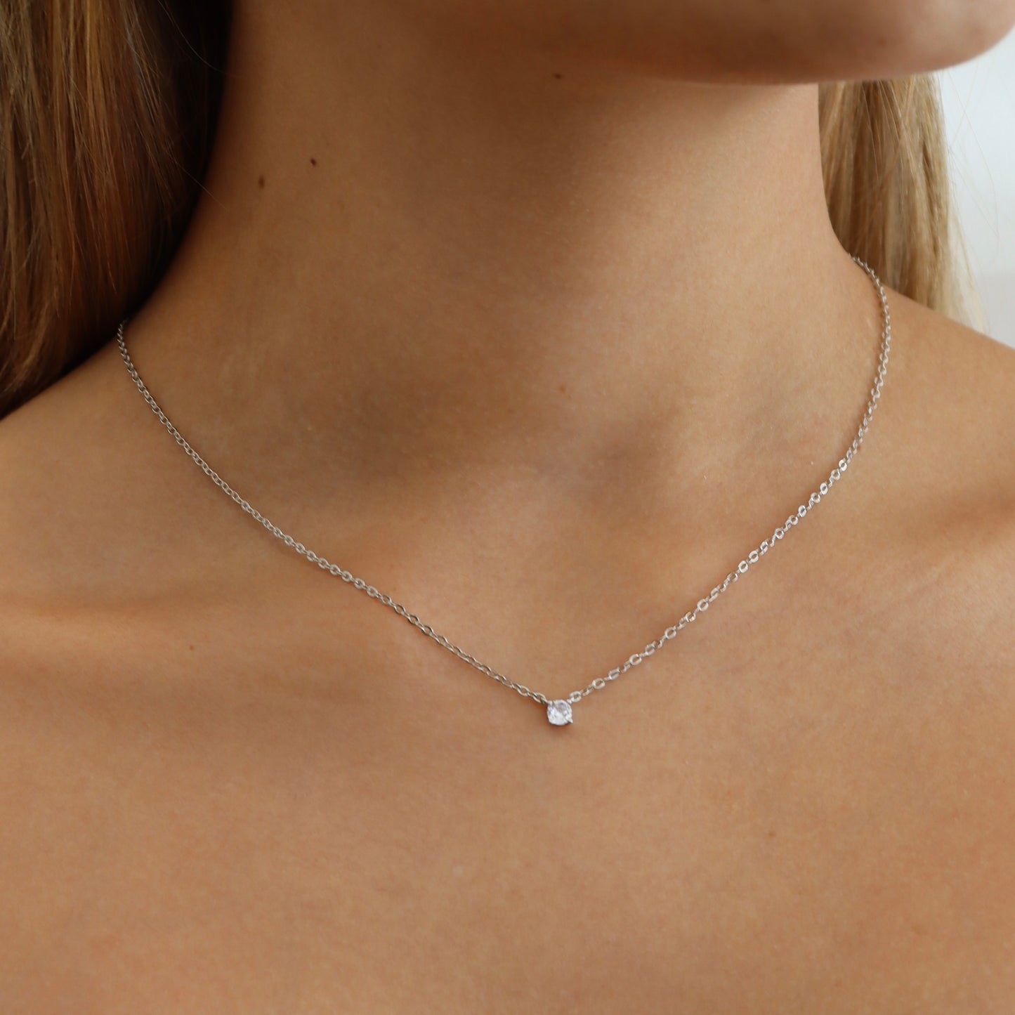 COLLAR DE PLATA ZIRCONIA CIRCULAR CHICO