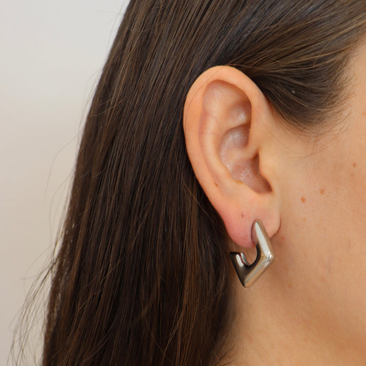 ARETES ACERO PLATEADOS CUADRADOS
