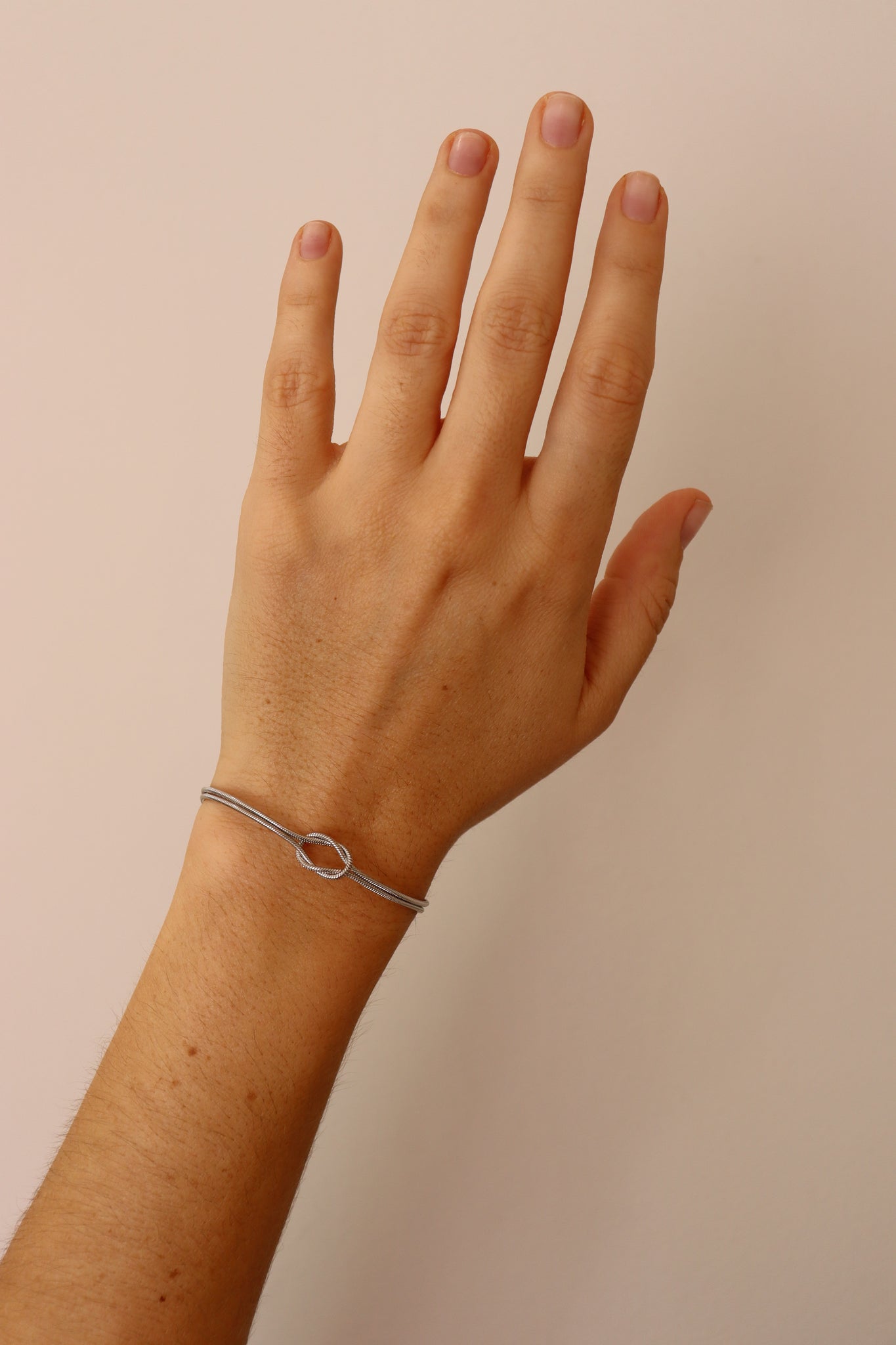 PULSERA NUDO PLATEADA