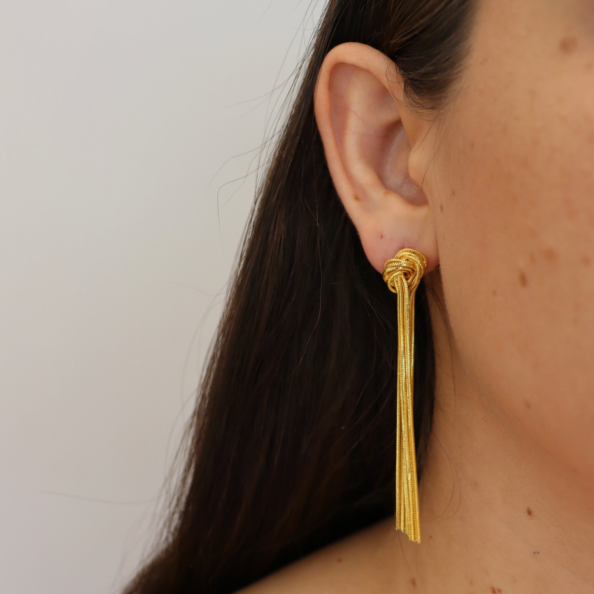 ARETES UNIQUE NUDO