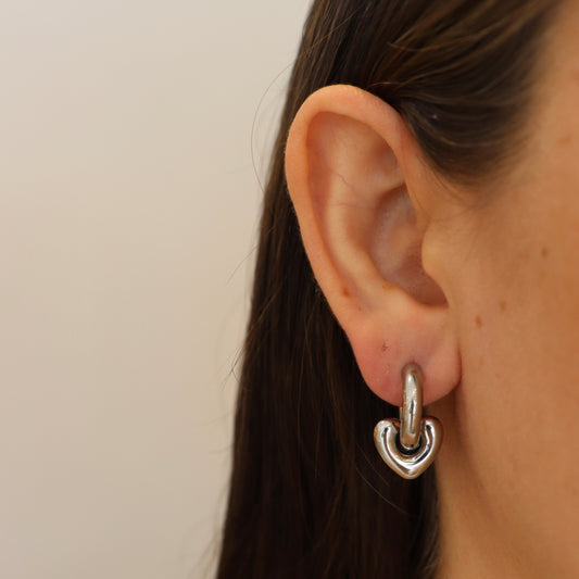 ARETES ACERO PLATEADO CORAZÓN