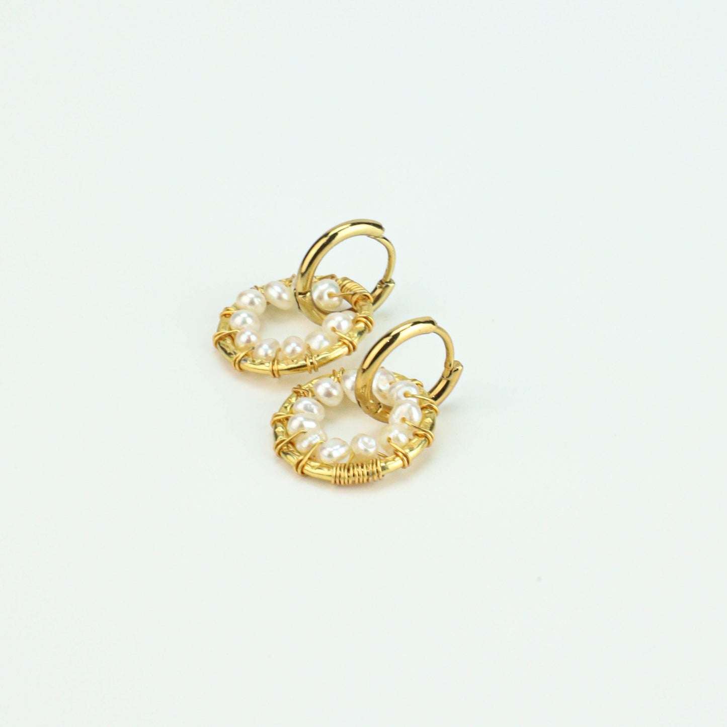 CHUNKY HOOPS GOLD & PEARLS