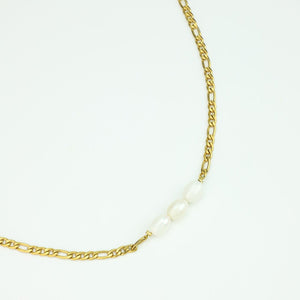 CHOKER ESLABONES CON PERLAS DORADO