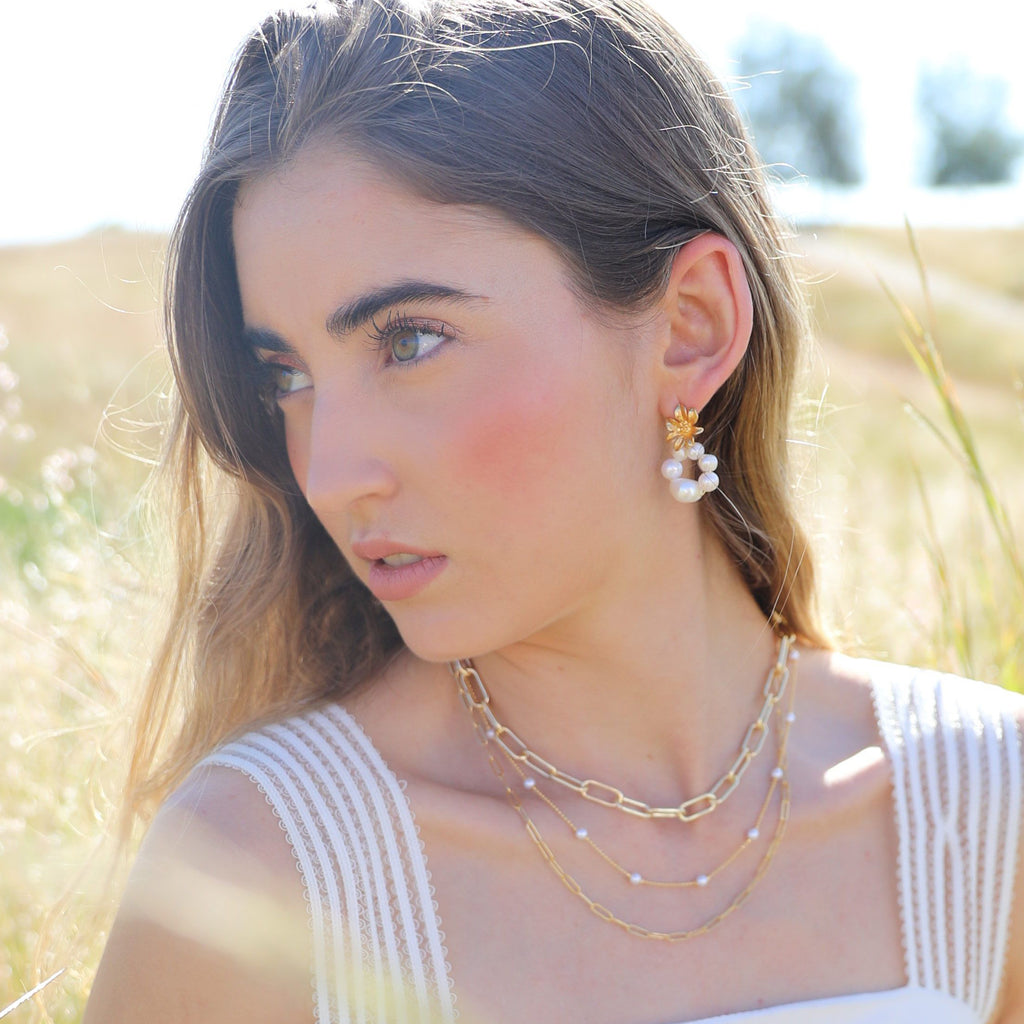 ARETES WHITE BLOOM